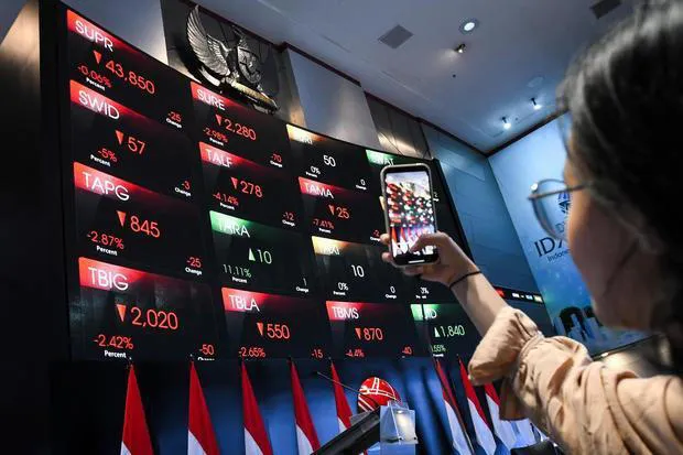 IHSG Melemah di Sesi I, Saham Pendatang Baru ‘COIN’ Justru Melesat dan Sentuh ARA