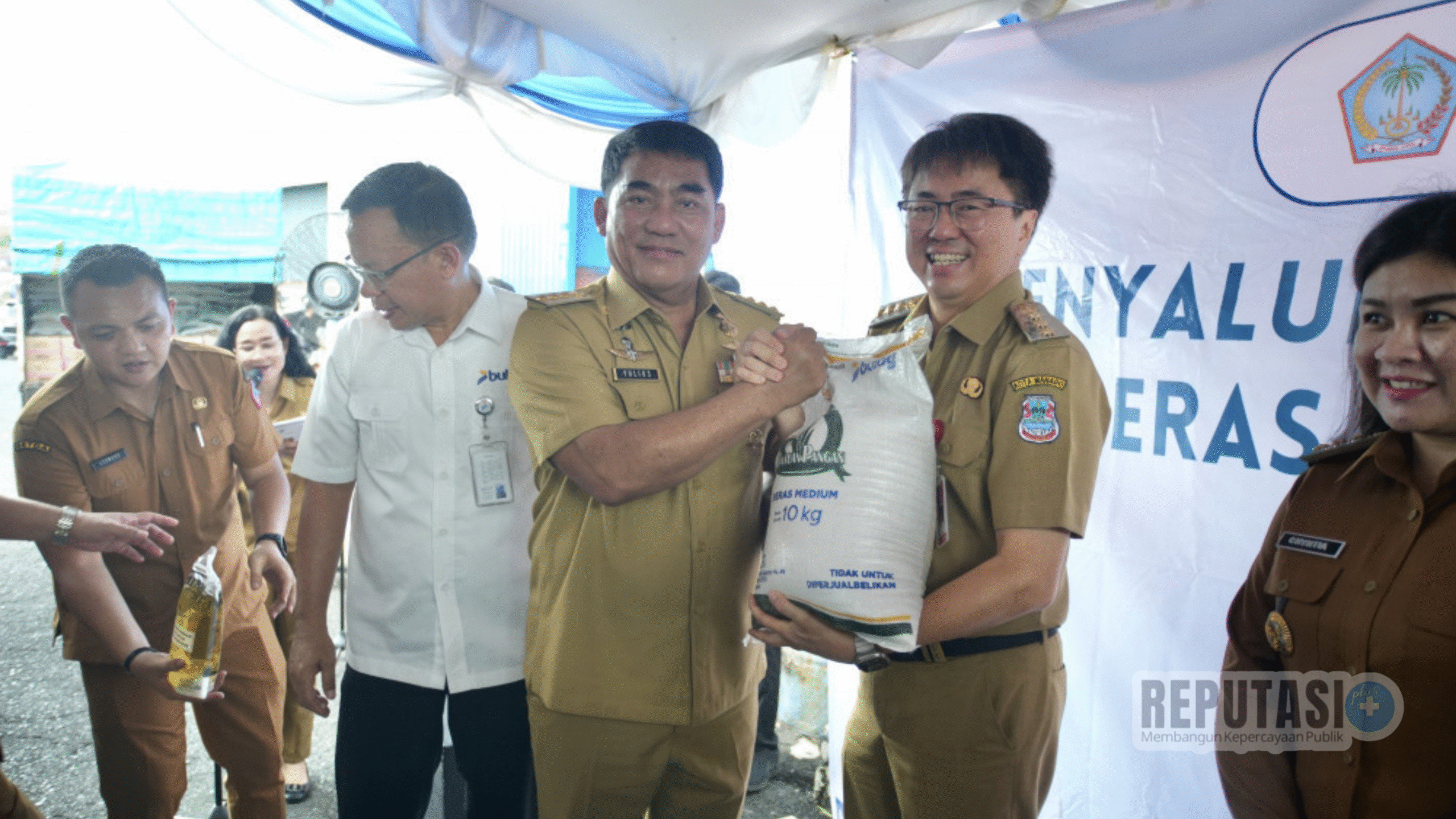 Harga Pangan di Pasar Manado Tetap Murah di Tengah Krisis! Sekali Lagi, Walikota Angouw Turun Tangan