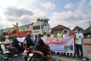 KAI Daop 7 Madiun Gandeng Taruna dan Taruni PPI, Perkuat Edukasi Keselamatan di Perlintasan Sebidang