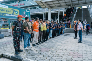 KAI Daop 1 Jakarta dan Komunitas Sadulur Spoor Ajak Warga Bekasi Berbudaya Disiplin di Perlintasan Sebidang