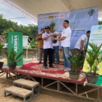 Peduli Sumatra: Adira Finance Bantu Warga Terdampak & Tanam Pohon Berakar Kuat Bersama Grup MUFG
