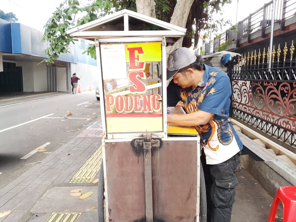 Pedagang UMKM di Sekitar BRI Region 6/Jakarta 1 Rasakan Manfaat dan Keuntungan Transaksi Menggunakan QRIS BRI