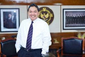 Achsanul Qosasi Kawal Langsung Ujian Doktor Dosen UNIBA Madura, Tegaskan Komitmen Mutu Akademik