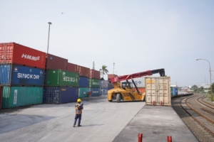 Respons Pertumbuhan Industri Konsumsi Nasional, KAI Logistik Tambah Kapasitas Angkut Kontainer