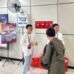 Tebar Kebaikan di Bulan Ramadan, BRI Finance dan BAZNAS Jakarta Selatan Bagikan Takjil bagi Komuter