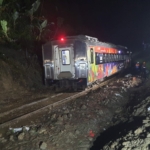 Evakuasi Selesai, Jalur Maswati – Sasaksaat Kembali Dapat Dilalui: KA Pertama Melintas Pukul 03.20 WIB