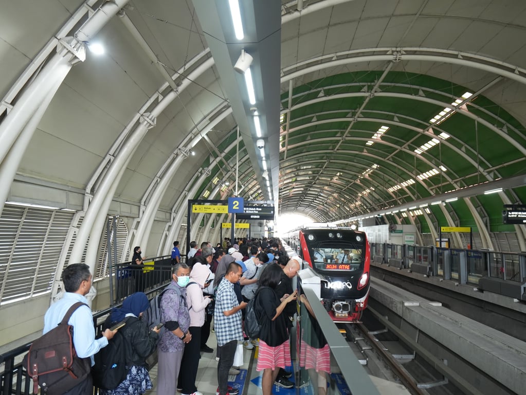 Pengguna LRT Jabodebek Capai 2,5 Juta pada Maret 2026