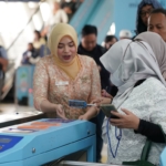 Kartini di Lintas Rel: Petugas LRT Jabodebek Berkebaya, Ajak Masyarakat Rayakan Emansipasi di Transportasi Publik