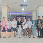 Peringati Hari Kartini, Pekerja BRI Branch Office Veteran Kenakan Pakaian Nasional Saat Layani Nasabah