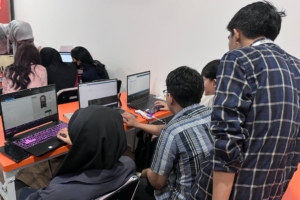 AI Center Makassar dan GDGoC UNM Kembali Gelar Study Jam Robotics dan IoT Bahas Koneksi ESP32 ke Web