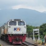 Untuk Keselamatan dan Kelancaran Perjalanan, Sejumlah KA Dialihkan Melewati wilayah Daop 2 Bandung Imbas Gangguan Perjalanan KA di Stasiun Bumiayu