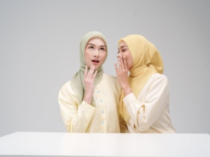 Mengusung Konsep Timeless Fashion, napocut Ungkap Rahasia Hijab Paris Tetap Tegak Paripurna Hingga 100x Cuci