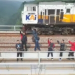 KAI Daop 2 Bandung Larang Masyarakat Masuki Area Terbatas Perekeretaapian Demi Keselamatan