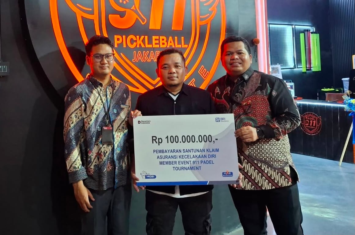BRI Insurance Serahkan Santunan Klaim Personal Accident Senilai Rp100 Juta kepada Ahli Waris Nasabah