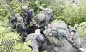 Demi Pulangkan Korban, Prajurit TNI Terobos Medan Ekstrem dan Hadapi Hujan Peluru OPM di Yahukimo