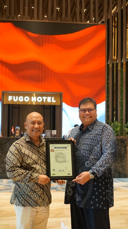 Perkuat Mutu Layanan Perhotelan, SUCOFINDO Serahkan Sertifikasi ISO 9001:2015 kepada Hotel FUGO Samarinda