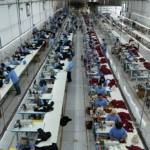 Pabrik Garment Akarsa & Pabrik Sepatu Alas Kaki Tangguh: Sinergi Kapasitas Besar untuk Kebutuhan B2B