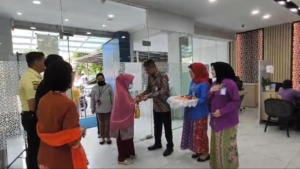Semarak Hari Pelanggan Nasional, BRI BO Tanjung Priok Sambut Nasabah Hangat dalam Balutan Wastra Nusantara