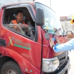 Peringati HUT RI ke-81, PT PSL Dorong Transportasi Bersih melalui Uji Emisi Kendaraan di Kawasan Pelabuhan Tanjung Priok