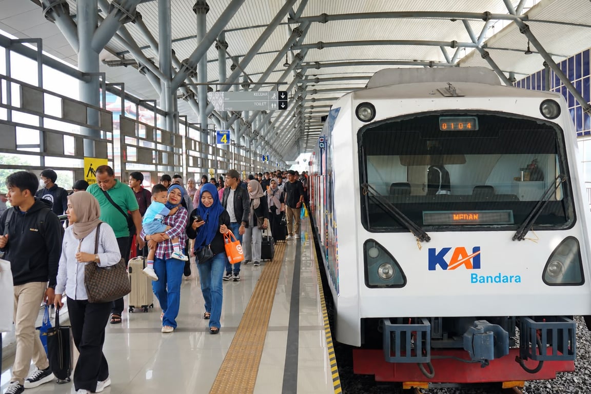 KA Srilelawangsa Tertemper Kendaraan di Perlintasan Resmi Terjaga Binjai, Perjalanan Kereta Tetap Aman