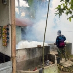Peduli Kesehatan Lingkungan, PTPN Group melalui Unit Riset Sungei Putih PT RPN Berkolaborasi Lakukan Fogging